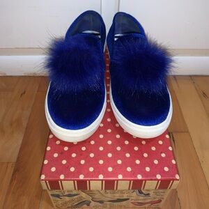 Betsey Johnson velvet blue pompon shoe sneakers size 9